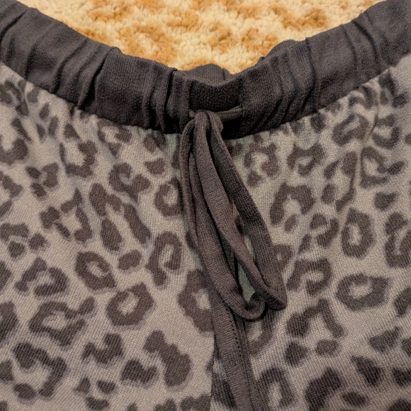 Lucky Brand Leopard Print Pajama Shorts – Size Small (Fits Like Medium) - Picture 3 of 6